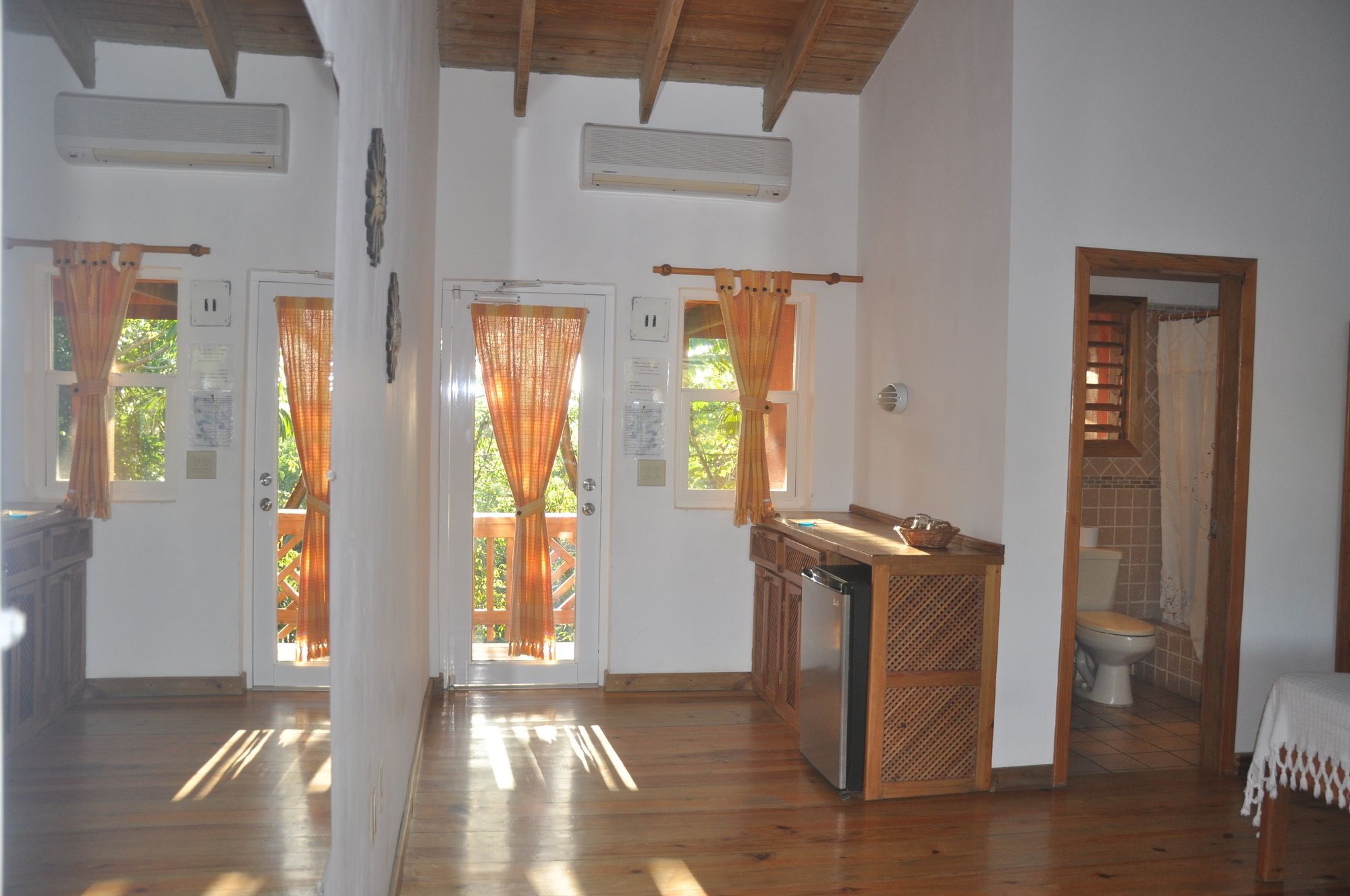 Hotel Posada Las Orquideas,Уест Енд Екстериор снимка